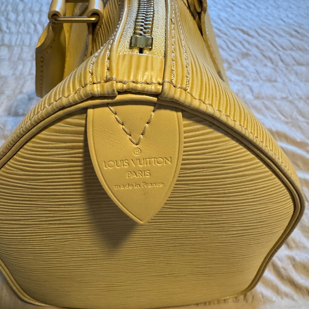 LOUIS VUITTON CLASSIC SPEEDY 25 EPI LEATHER HANDBAG - Picture 3 of 16